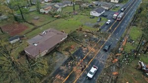 Tornados arrasan el sur y el medio oeste de EEUU: Dejan varias víctimas fatales