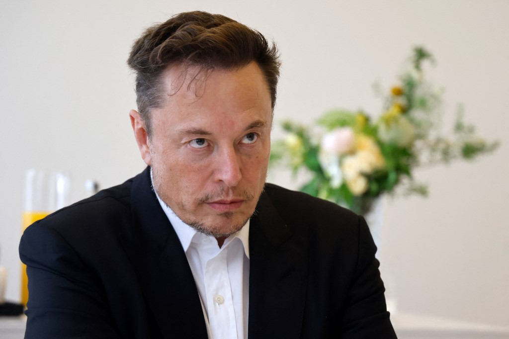 Autoridades citaron a Elon Musk mientras investigan crímenes sexuales de Jeffrey Epstein