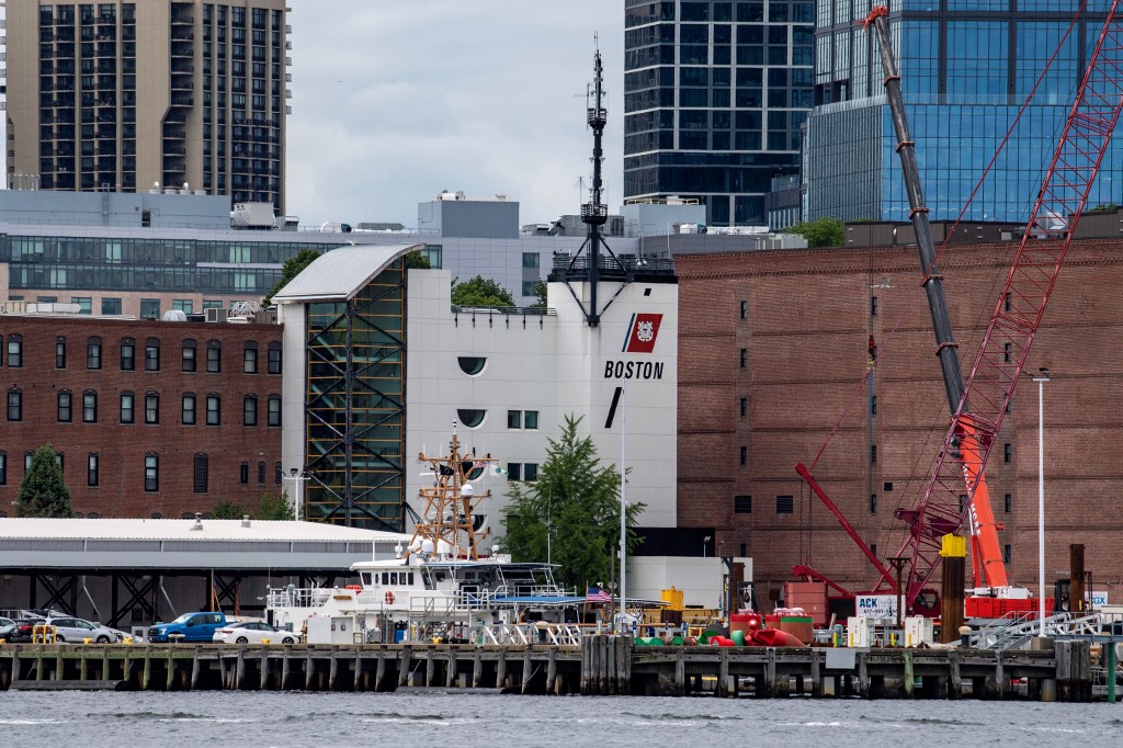 Canadá despliega más barcos para buscar el submarino que llevaba turistas a ver el Titanic