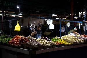 El 68 % de los hogares venezolanos dejaron de comer alimentos saludables