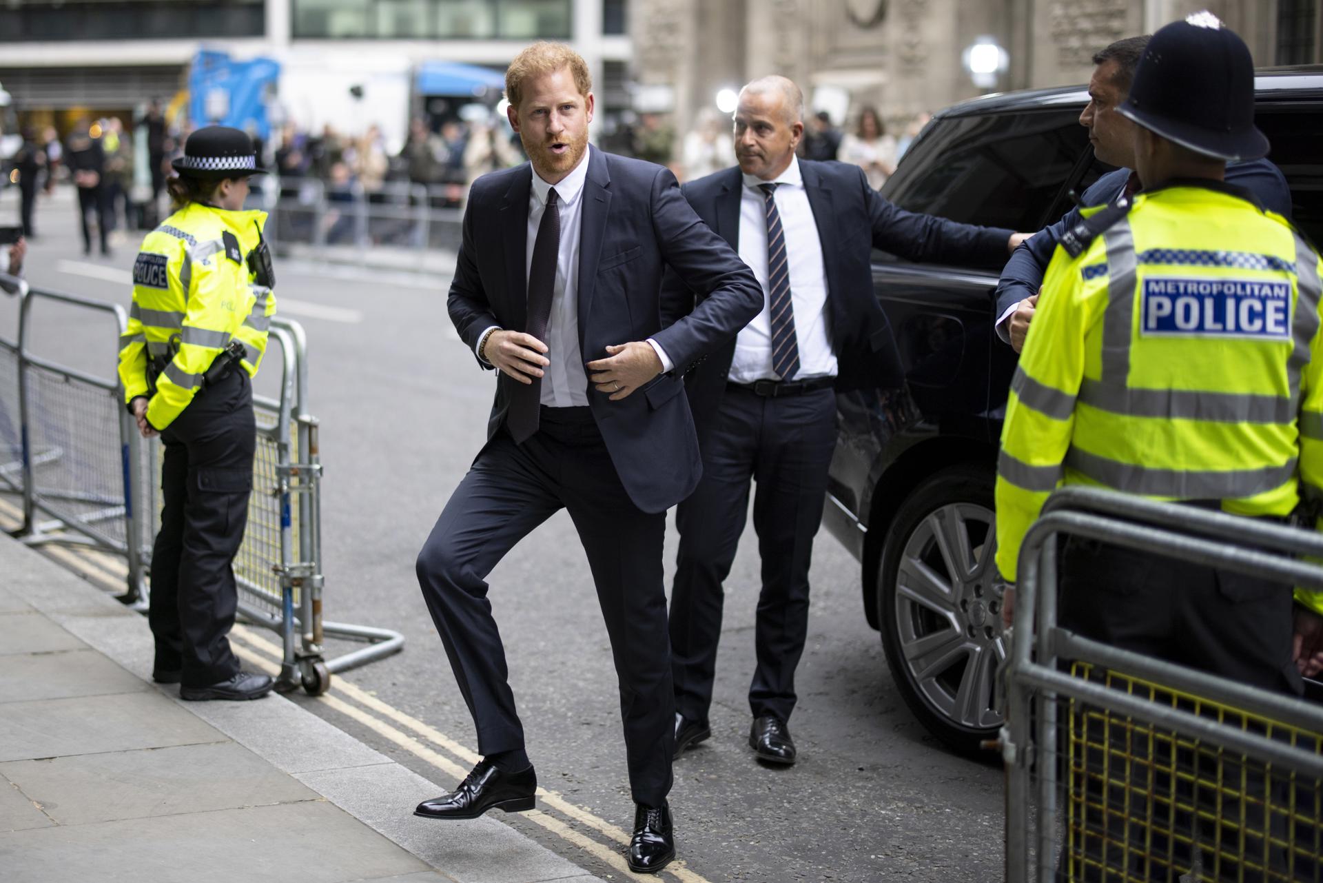 La batalla del príncipe Harry contra la prensa inglesa llega a tribunales por segundo día consecutivo