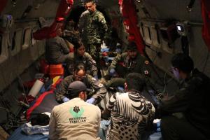 Helicópteros, aeronave con iluminación fantasma y avión medicalizado: así rescataron a niños colombianos