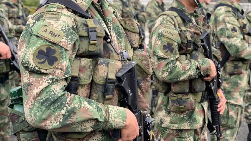 Militar se quitó la vida y otro murió por un disparo accidental en Colombia