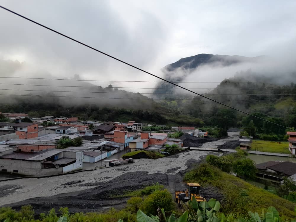 Fuertes lluvias provocaron desbordamiento de la quebrada Los Ingenieros en los Pueblos del Sur en Mérida