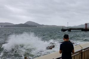 El tifón Talim toca tierra en China por segunda vez y se mueve hacia el noroeste