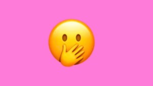 WhatsApp: El verdadero significado del emoji de la carita que se tapa la boca