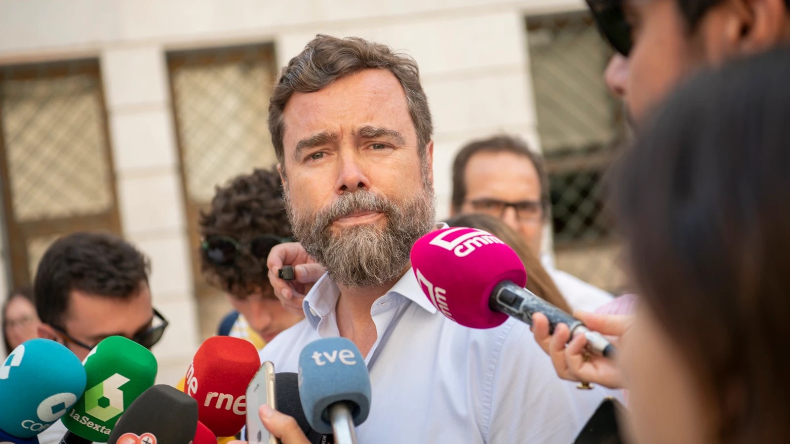 Iván Espinosa de los Monteros deja la política y no recogerá su acta como diputado de Vox