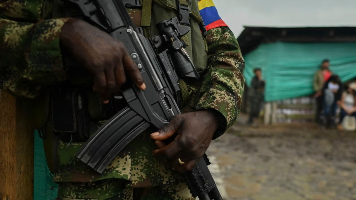 Dos policías muertos y dos heridos en ataque atribuido a disidencias de Farc en Colombia