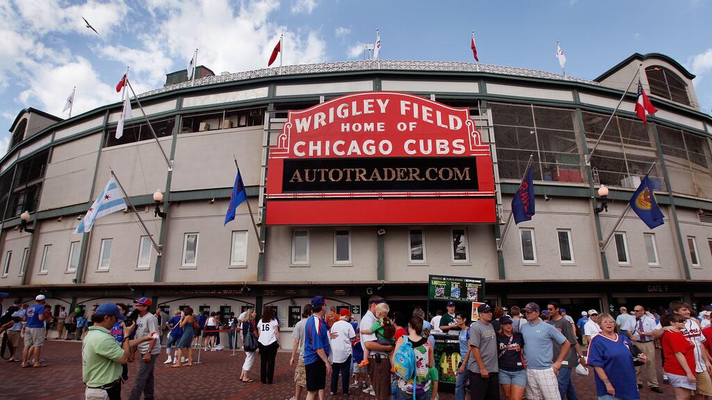 Policía investiga tiroteo que provocó dos heridos en un partido de béisbol en Chicago