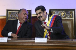 ¡El más feliz de todos! Así fue como Maduro le rindió pleitesía a Elvis Amoroso por ser nombrado presidente del CNE