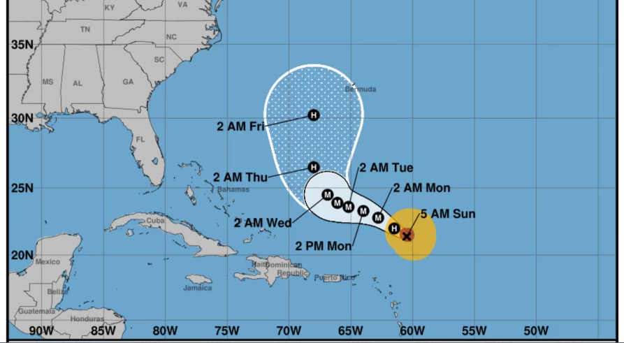 Huracán Lee causa fuertes marejadas en noreste del Caribe en su avance por el Atlántico