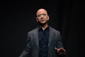 Toma nota: Cinco consejos de Jeff Bezos para ser exitoso