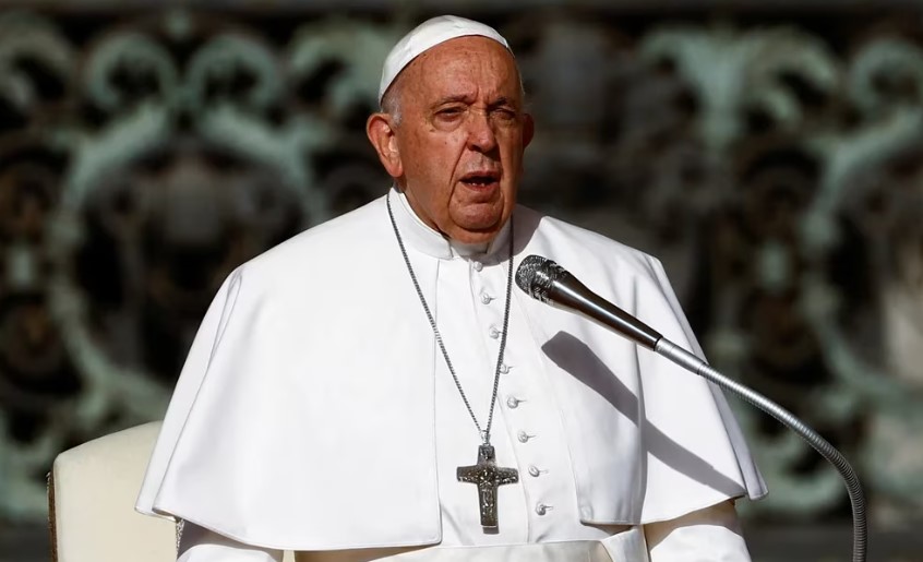 El papa Francisco arremete contra la “ideología” de género, “el peligro más feo”