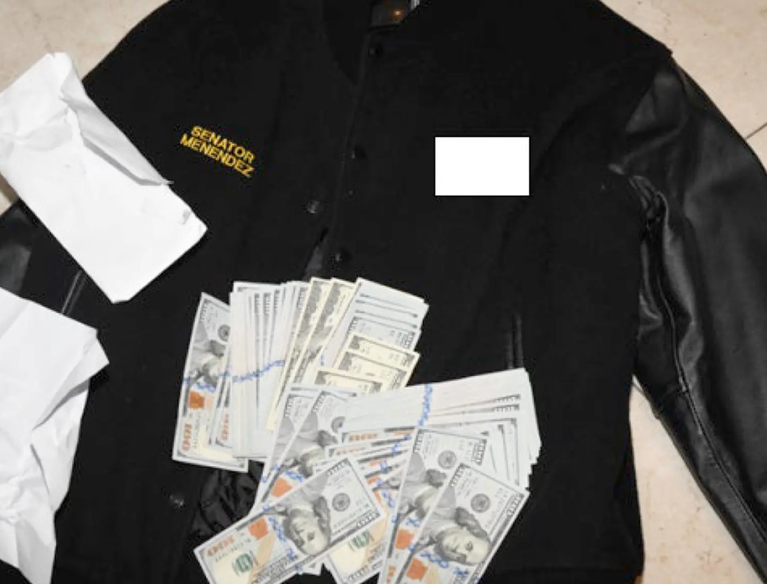 En imágenes: la incautación al senador Bob Menéndez en su casa, lingotes de oro y fajo de billetes