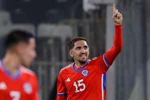 Chile fraguó su primera victoria en eliminatorias antes de visitar a Venezuela