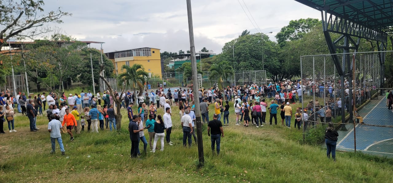 En Táchira se agotan boletas electorales ante masiva participación en la Primaria