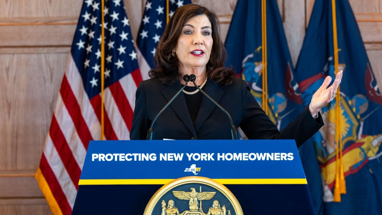 Nueva ley en Nueva York protegerá a los propietarios de viviendas de las estafas