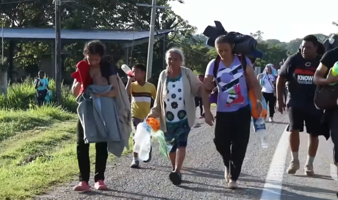 Tiene 80 años, es venezolana y ha recorrido a pie cinco países en busca del “sueño americano” (VIDEO)