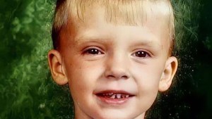 Los restos de un niño pequeño desaparecido hace 20 años fueron hallados en zona boscosa de Virginia