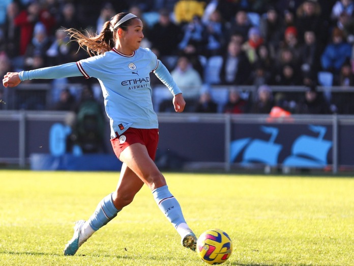 Deyna Castellanos con un pie fuera del Manchester City