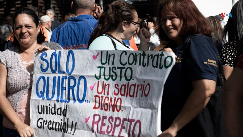 EN FOTOS: ¿Qué piden los maestros venezolanos en su día?