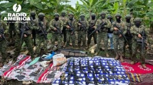 Hallan unas diez toneladas de droga y 12 fusiles escondidos en Ecuador