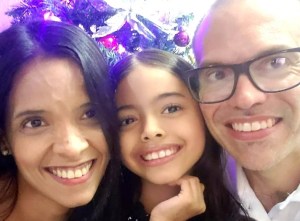 Venezolana llegó a Costa Rica con dos maletas y las muñecas de su hija, pero su vida dio un giro increíble