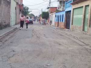 Vecinos de Santa Rita en Aragua claman por la reparación urgente de las calles, pero el alcalde “se hace el loco”