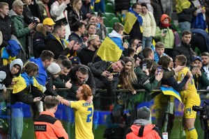 Ucrania se clasificó a la Eurocopa 2024 con una impresionante remontada ante Islandia