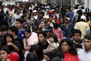 Tres de cada cinco ecuatorianos quieren emigrar del país, según una encuesta de la OIM