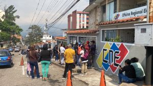 Entre apagones, desinformación y discriminación transcurre primer día de jornada de inscripción en el Registro Electoral en Táchira