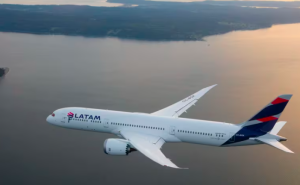 Una de las mayores expertas en seguridad aeronáutica analizó el incidente del avión de Latam con 272 personas a bordo