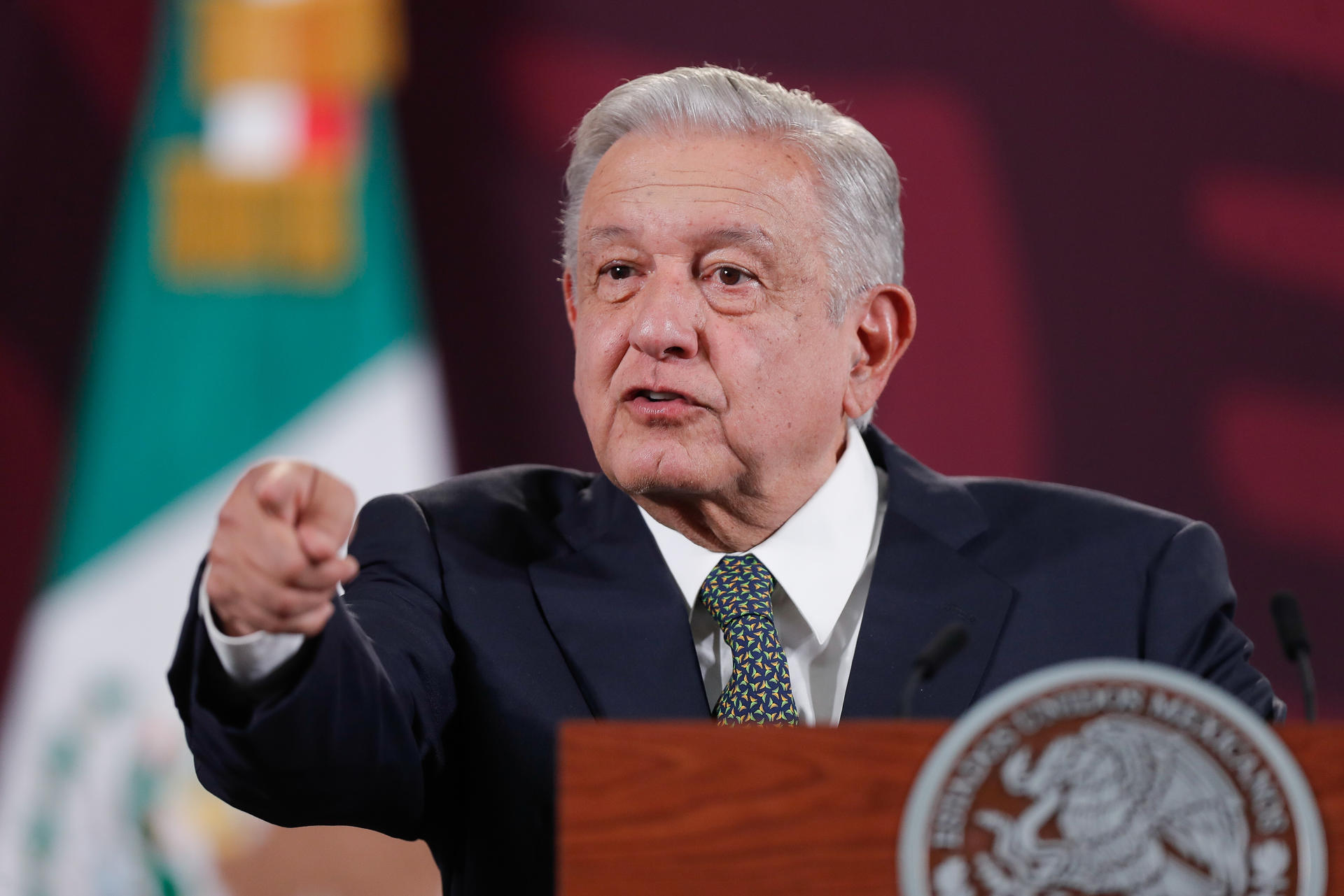López Obrador cargó contra el Gobierno de Noboa tras la irrupción de las autoridades ecuatorianas a la Embajada de México