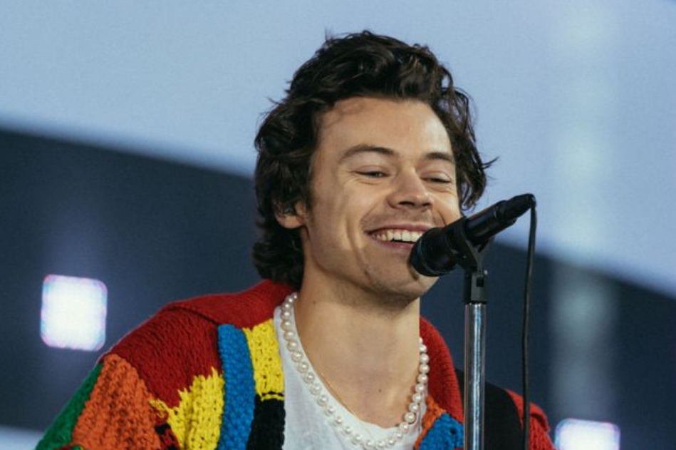 Irá a prisión una fanática que le envió más de ocho mil tarjetas de amor al cantante Harry Stiles