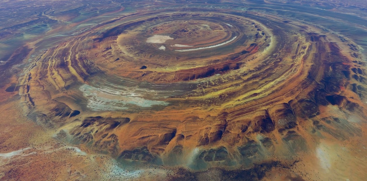 ¿Una ciudad perdida? ¿Un rastro alienígena? Qué es y dónde está el misterioso Ojo del Sahara