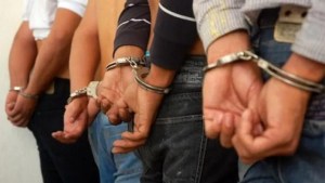 Dan prisión preventiva en Bolivia a cuatro venezolanos presuntos miembros del Tren de Aragua