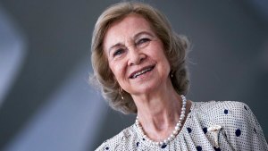 La reina Sofía de España sigue en el hospital por tercer día consecutivo
