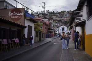 Bloomberg: Clase media de Venezuela no tiene cabida en urbanizaciones a la moda