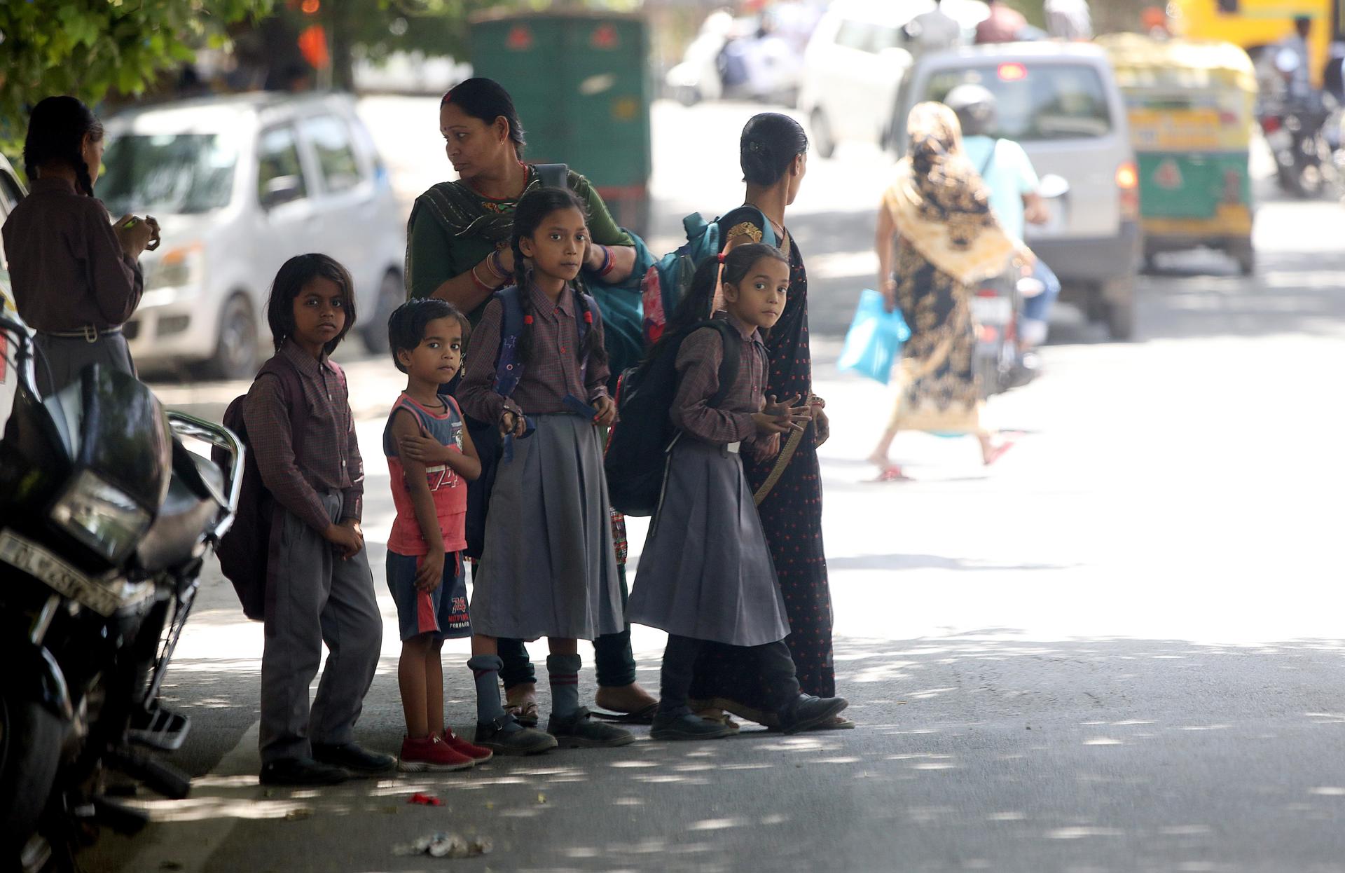 Desalojan varias escuelas de Nueva Delhi tras recibir amenazas de bomba