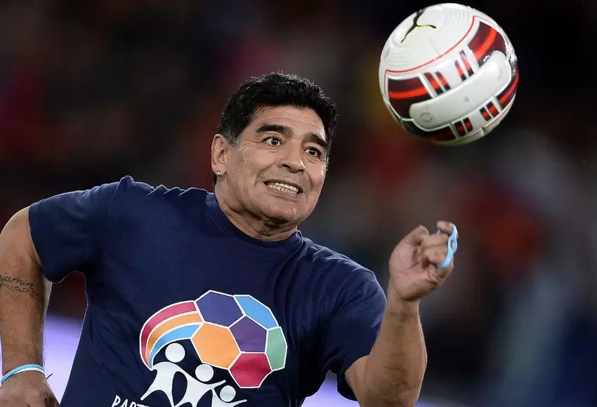 Polémica en Argentina por el “olvido” de la presidencia al zurdo Maradona