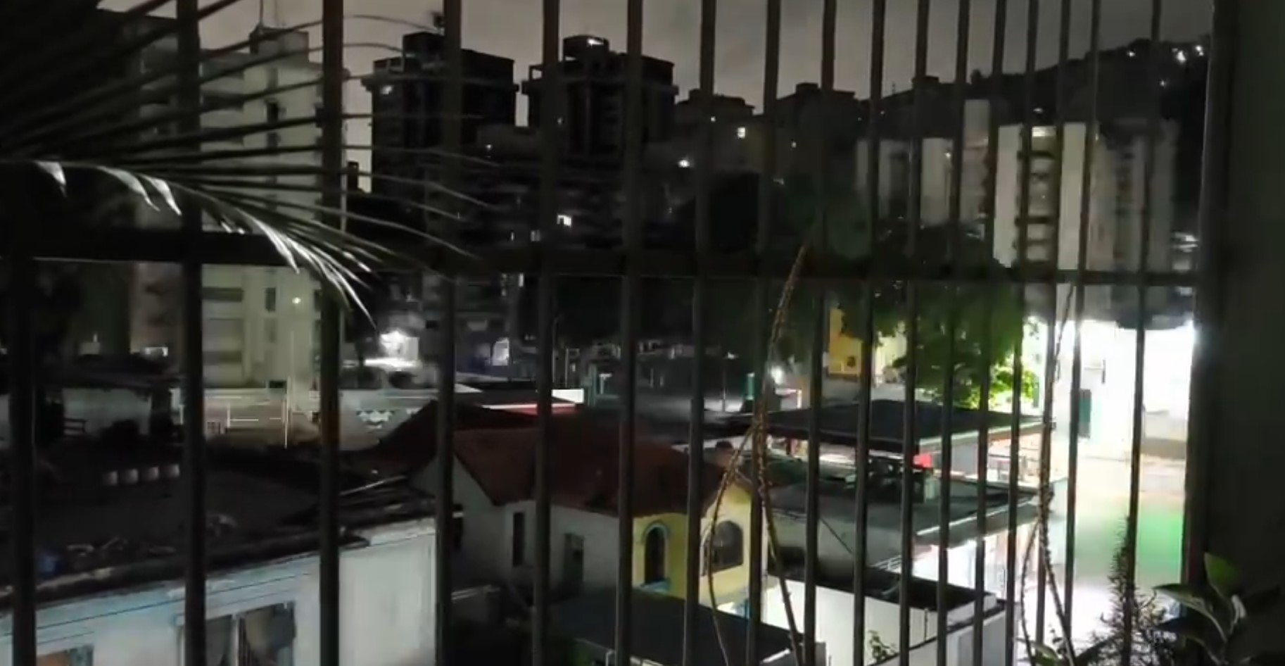 Como arbolito de Navidad: reportan grandes fluctuaciones eléctricas en Caracas este #27May (Video)