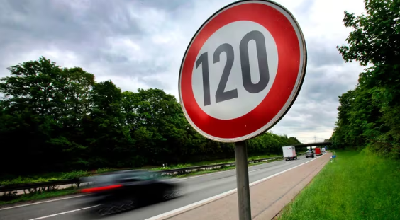 Cómo funciona el sistema de alerta de velocidad máxima que será obligatorio en Europa