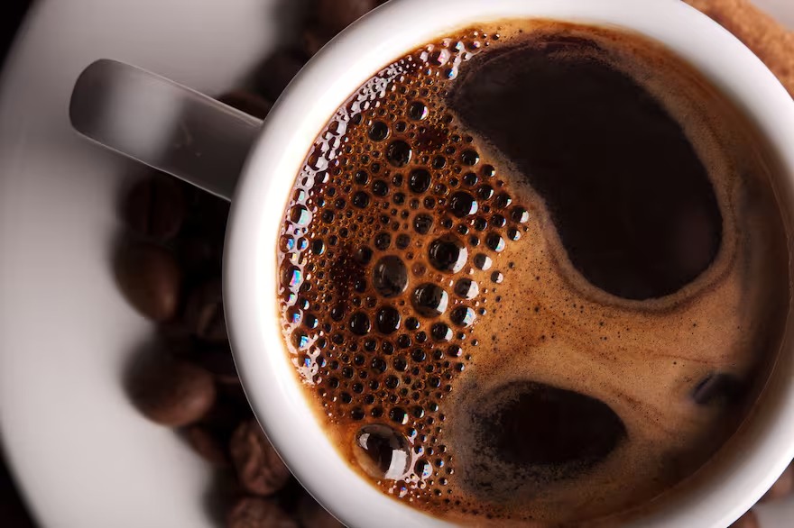 Harvard expuso cómo afecta al cuerpo el café a primera hora de la mañana