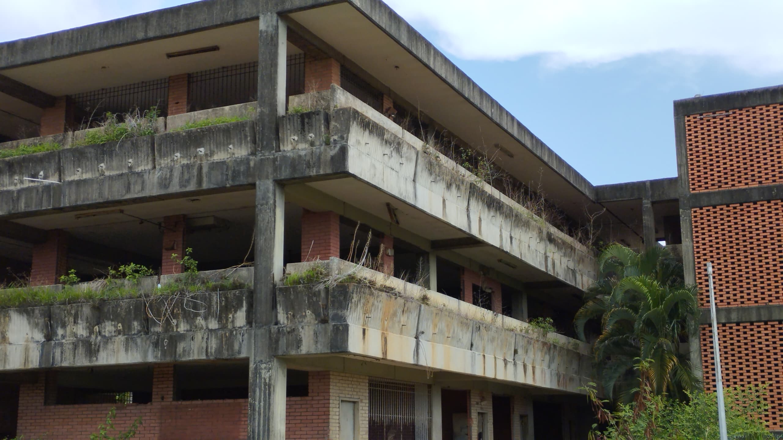 No es Chernóbil… Son las ruinas del comedor de la UDO Maturín (FOTOS)