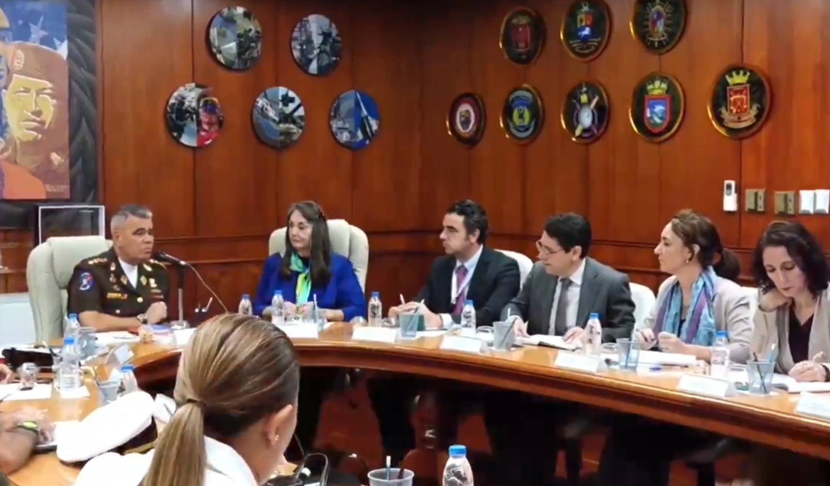 Vladimir Padrino López celebró su reunión con delegados del Centro Carter (video)