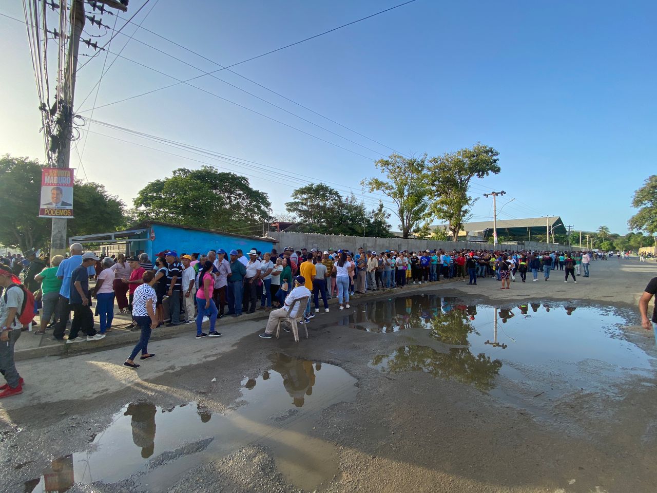 Gran afluencia de electores marca el inicio de la jornada electoral este #28Jul en Cumaná